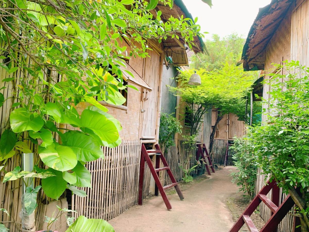 Fundee Story Guesthouse Bamboo House In Chiang Mai Old Town ภายนอก รูปภาพ